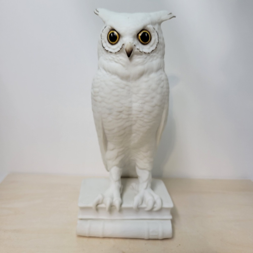 Bolina Trenton USA Ceramic Owl Figurine Statue Owl on Books Decor